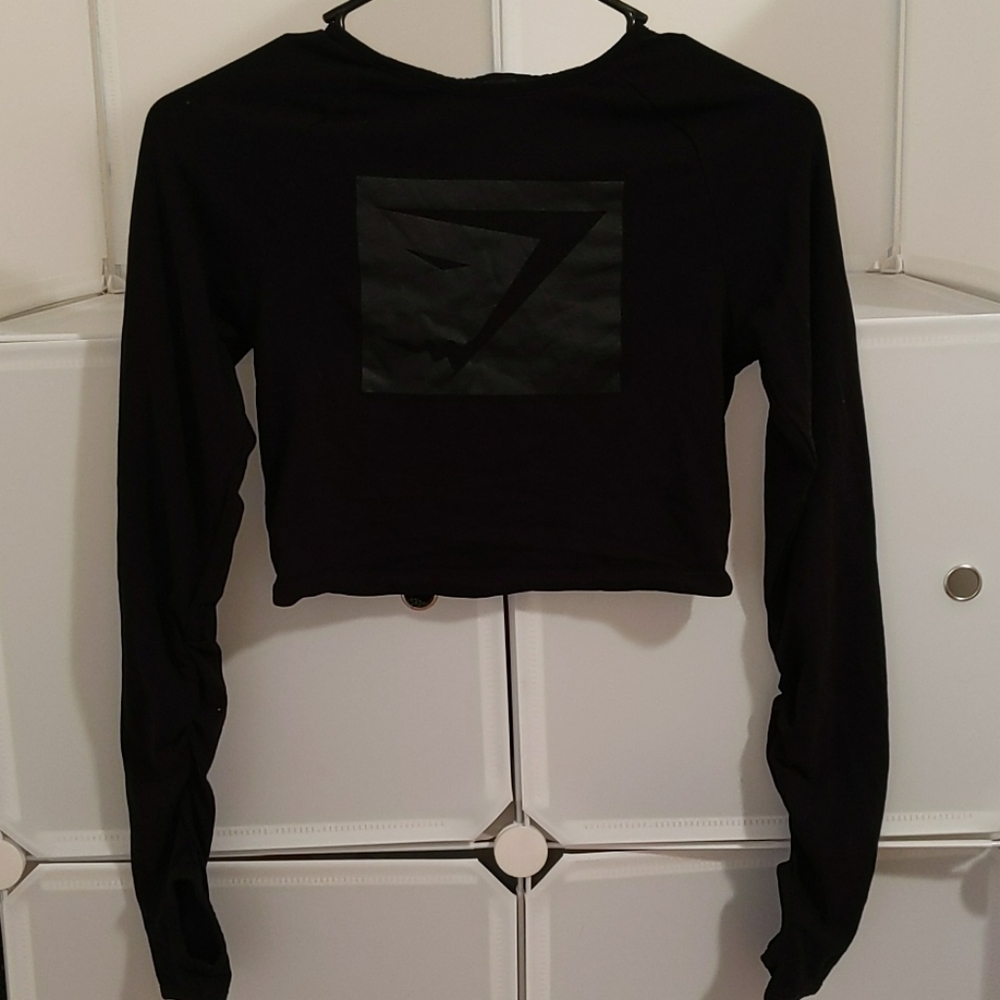 • GymShark Cropped Long Sleeve Shirt •
